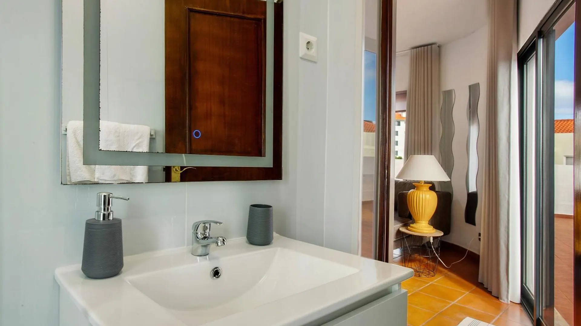 Studio Lolita Com Terraco Canico  Apartment