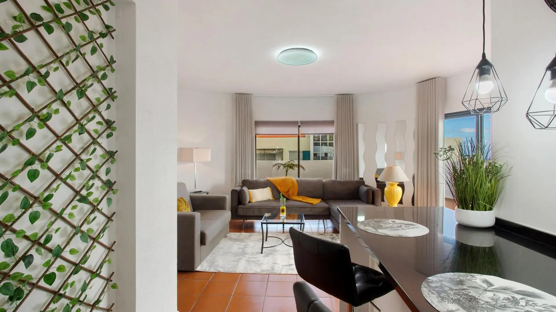 Apartamento Lolita Com Terraco 0*, Caniço